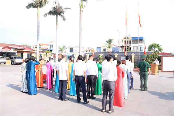 CƠ QUAN ĐẢNG, HĐND, UBND, UBMTTQVN PHƯỜNG BẠCH ĐẰNG THỰC HIỆN NGHI THỨC CHÀO CỜ VÀ TRIỂN KHAI NHIỆM VỤ THÁNG 6/2026