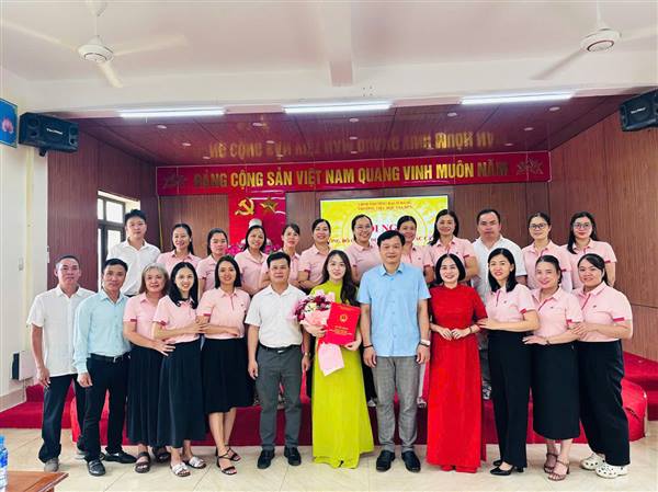 CÔNG BỐ QUYẾT ĐỊNH ĐIỀU ĐỘNG VÀ BỔ NHIỆM PHÓ HIỆU TRƯỞNG TRƯỜNG TIỂU HỌC GIA ĐỨC