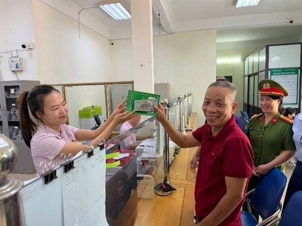 NGÂN HÀNG CHÍNH SÁCH XÃ HỘI THỦY NGUYÊN GIẢI NGÂN VỐN CHƯƠNG TRÌNH CHO VAY ĐỐI VỚI NGƯỜI SAU CAI NGHIỆN MA TÚY