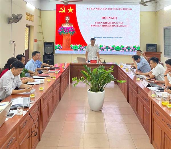 ỦY BAN NHÂN DÂN PHƯỜNG BẠCH ĐẰNG HỌP TRIỂN KHAI CÔNG TÁC PHÒNG, CHỐNG CƠN BÃO SỐ 1  (BÃO MAYSAK)