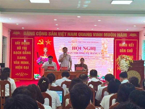 ĐẢNG ỦY - UBND PHƯỜNG BẠCH ĐẰNG TỔ CHỨC HỘI NGHỊ GIAO BAN, LẮNG NGHE Ý KIẾN BÍ THƯ CHI BỘ, TỔ TRƯỞNG TỔ DÂN PHỐ VÀ TRƯỞNG BAN CÔNG TÁC MẶT TRẬN SAU SẮP XẾP TỔ DÂN PHỐ