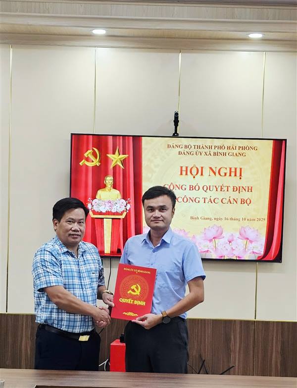 Công bố Quyết định về công tác cán bộ