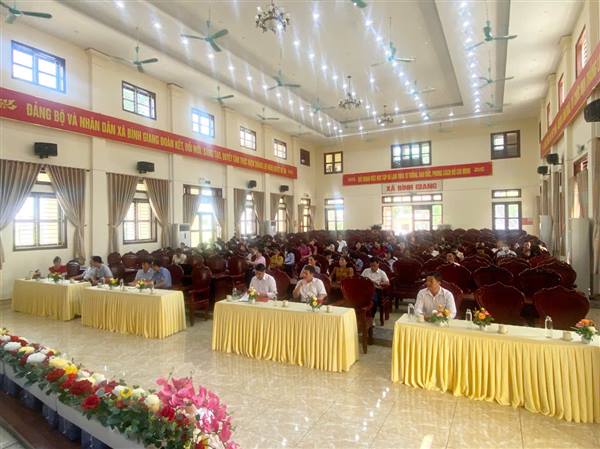 Tổ chức lớp bồi dưỡng, tập huấn lý luận chính trị cho cán bộ quản lý, giáo viên trên địa bàn xã Bình Giang