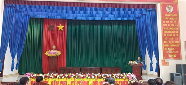 Hội nghị thông báo thu hồi đất nông nghiệp và phổ biến chủ trương, chính sách về  đền bù hôc trợ khi nhà nước thu hồi đất đối với hộ gia đình, cá nhân thuộc phạm vi giải phóng mặt bằng xây dựng tuyến đường sắt Lào Cai – Hà Nội – Hải Phòng qua địa bàn xã Bình Giang