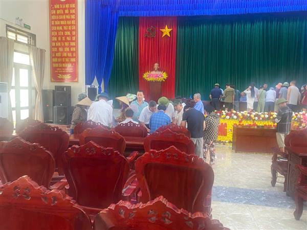 UBND xã Bình Giang chi tiền quà Tết Độc lập cho nhân dân