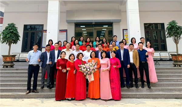 Xã Bình Giang tổ chức gặp mặt cán bộ nữ nhân kỷ niệm 116 năm Ngày Quốc tế Phụ nữ 8/3