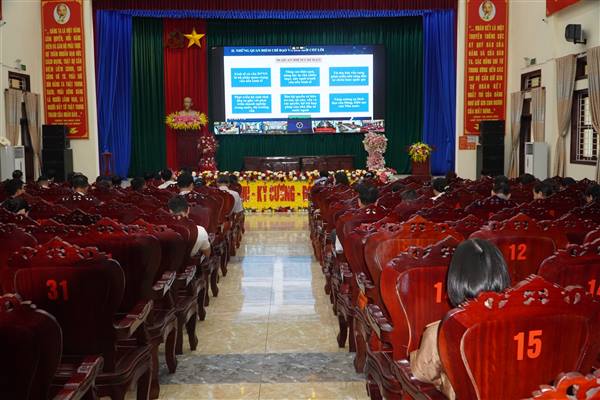 XÃ BÌNH GIANG THAM DỰ HỘI NGHỊ TOÀN QUỐC NGHIÊN CỨU, HỌC TẬP, QUÁN TRIỆT VÀ TRIỂN KHAI THỰC HIỆN NGHỊ QUYẾT SỐ 10-NQ-TW CỦA BỘ CHÍNH TRỊ VỀ PHÁT TRIỂN KINH TẾ CÓ VỐN ĐẦU TƯ NƯỚC NGOÀI
