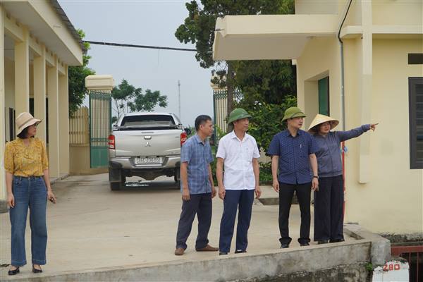 XÃ BÌNH GIANG TĂNG CƯỜNG CÔNG TÁC KIỂM TRA TRẠM BƠM, ĐÊ KÈ NHẰM PHÒNG CHỐNG BÃO SỐ 1