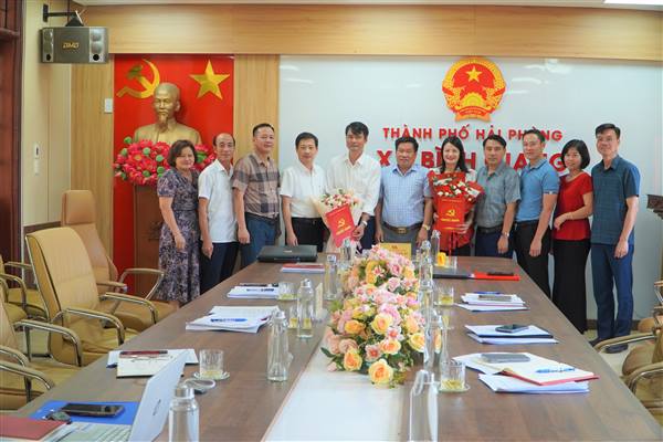 Xã Bình Giang tổ chức Hội nghị công bố quyết định công tác cán bộ