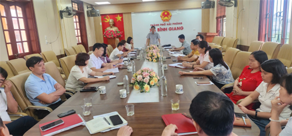 LÃNH ĐẠO UBND XÃ BÌNH GIANG LÀM VIỆC VỚI LÃNH ĐẠO CÁC TRƯỜNG MẦM NON, TIỂU HỌC VÀ THCS SAU SẮP XẾP, SÁP NHẬP 
 VÀ CÔNG TÁC CHUẨN BỊ CHO NĂM HỌC MỚI