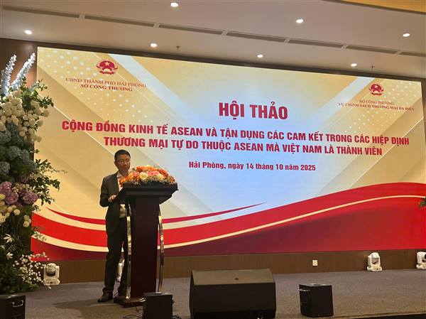 Hội thảo “Cộng đồng Kinh tế ASEAN và tận dụng các cam kết trong các Hiệp định Thương mại tự do”