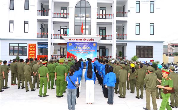 Công an xã Cẩm Giang tổ chức Lễ ra quân thực hiện cao điểm xây dựng địa bàn không ma túy năm 2025