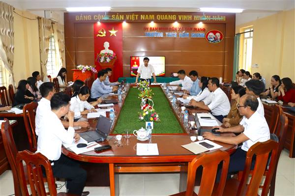 Chi bộ trường THCS Cẩm Giang tổ chức sinh hoạt thường kỳ tháng 5 năm 2026