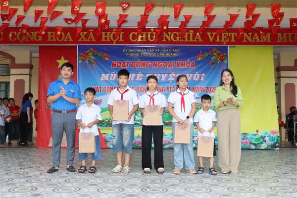 Trường Tiểu học Cẩm Hoàng tổ chức hoạt động ngoại khóa “Mùa hè tuyệt vời” gắn với phát động Tháng hành động vì trẻ em năm 2026