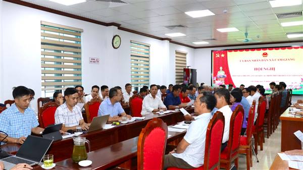 Xã Cẩm Giang tổ chức hội nghị triển khai phương án sắp xếp các thôn trên địa bàn xã