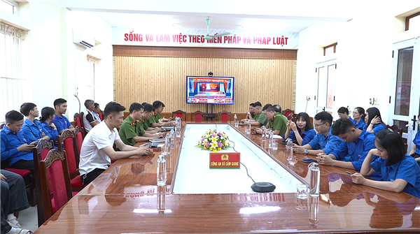 Công an xã Cẩm Giang ra quân Chiến dịch “Mùa hè số cùng VNeID” – Đồng hành cùng Nhân dân trên hành trình chuyển đổi số