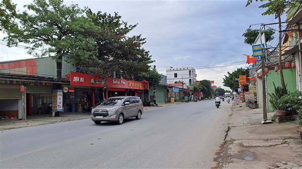 Cẩm Giàng tuyên truyền các hộ dân tự giải tỏa vi phạm hành lang an toàn giao thông Quốc lộ 38 xong trước ngày 15/11/2025