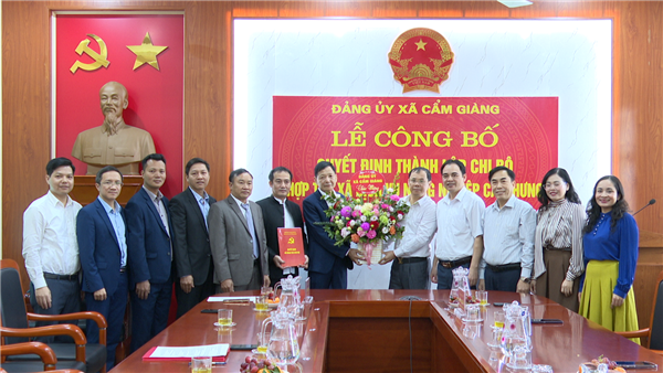 Cẩm Giàng công bố Quyết định thành lập Chi bộ Hợp tác xã Dịch vụ Nông nghiệp Cẩm Hưng