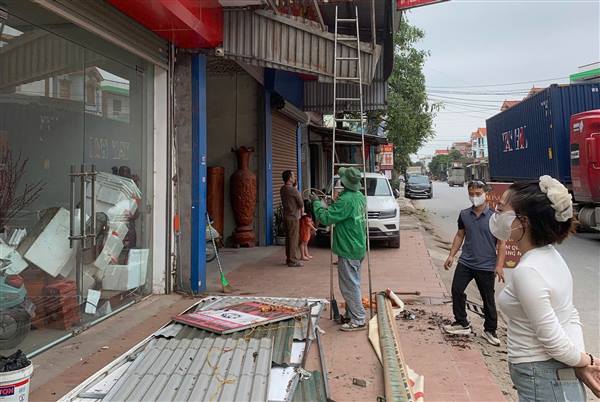 Chủ tịch UBND thành phố Hải Phòng Chỉ thị tăng cường bảo đảm trật tự hành lang an toàn đường bộ, đường sắt
