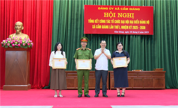 Cẩm Giàng tổng kết công tác tổ chức Đại hội Đảng bộ xã lần thứ I