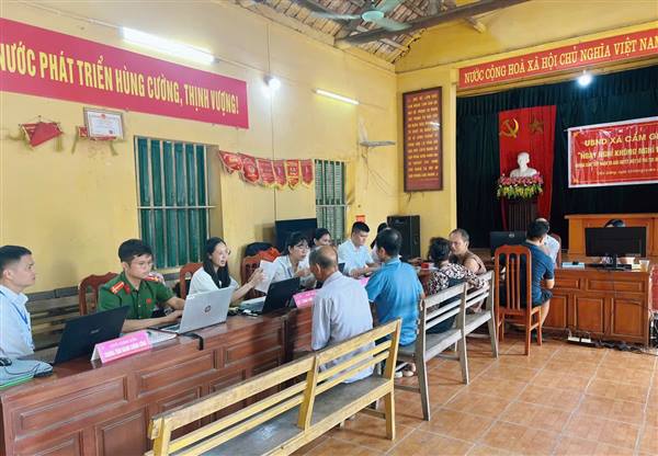Hiệu quả mô hình “ngày nghỉ không nghỉ phục vụ nhân dân” trong giải quyết thủ tục hành chính ở Cẩm Giàng