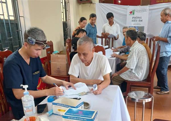 Cẩm Giàng tiếp tục khám sức khỏe định kỳ, khám sàng lọc miễn phí cho nhân dân