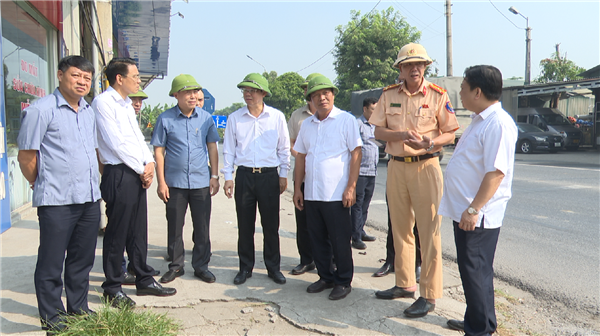 Chủ tịch HĐND thành phố Lê Văn Hiệu giám sát, gỡ vướng trong giải quyết kiến nghị của cử tri Cẩm Giàng