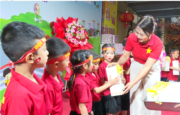 Trường Mầm non Cẩm Hưng tổ chức Ngày hội “Bé với an toàn giao thông”