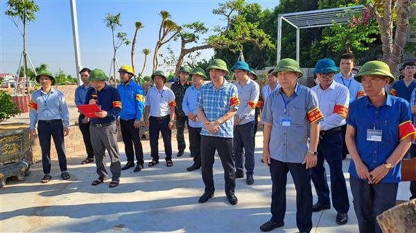 Xã Cẩm Giàng tổ chức cưỡng chế buộc thực hiện biện pháp khắc phục hậu quả đối với trường hợp vi phạm pháp luật đất đai