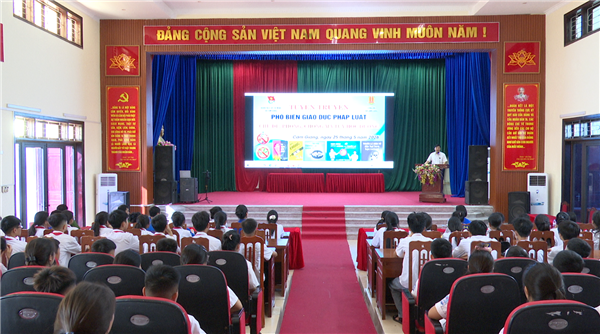 Tuyên truyền phòng, chống ma túy và trật tự an toàn giao thông cho trên 200 học sinh trường THCS Ngọc Liên