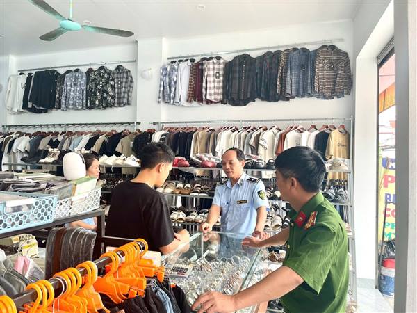 Công an xã Cẩm Giàng tăng cường kiểm tra, xử lý các hành vi xâm phạm sở hữu trí tuệ, sở hữu công nghiệp