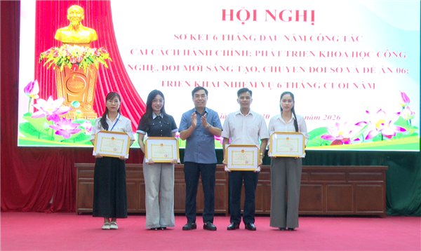 Xã Cẩm Giàng sơ kết công tác cải cách hành chính, phát triển khoa học công nghệ, đổi mới sáng tạo, chuyển đổi số và Đề án 06 