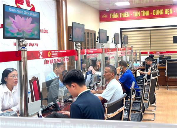 Cẩm Giàng đẩy mạnh cải cách hành chính, nâng cao chất lượng phục vụ Nhân dân 