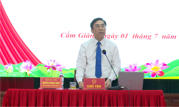 Chủ tịch UBND xã Cẩm Giàng tiếp xúc, đối thoại trực tiếp với đoàn viên thanh niên 