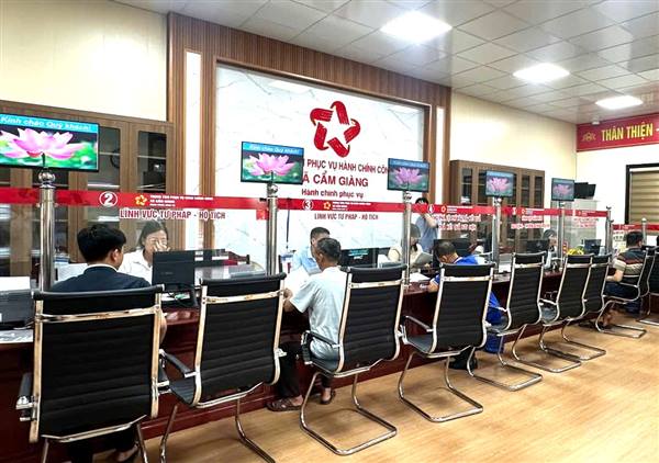 Xã Cẩm Giàng nâng cao chất lượng, hiệu quả giải quyết thủ tục hành chính, lấy sự hài lòng của người dân và doanh nghiệp làm thước đo