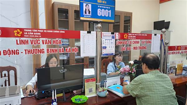 Xã Cẩm Giàng triển khai mô hình “ngày nghỉ không nghỉ phục vụ” – đưa dịch vụ hành chính công đến gần nhân dân