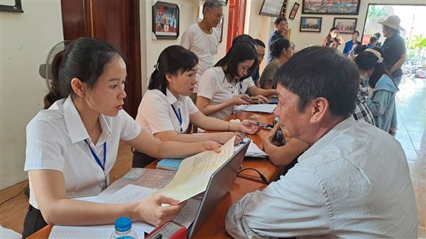 Xã Cẩm Giàng đưa dịch vụ hành chính công đến gần Nhân dân qua mô hình “Ngày nghỉ không nghỉ phục vụ”