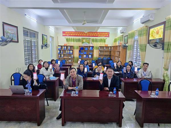 CHI BỘ TRƯỜNG TIỂU HỌC TÂY HƯNG THỰC HIỆN CHUYỂN ĐỔI SỐ TRIỂN KHAI “SỔ TAY ĐẢNG VIÊN ĐIỆN TỬ VÀ SINH HOẠT CHI BỘ THÁNG 11” THEO ĐÚNG QUY TRÌNH