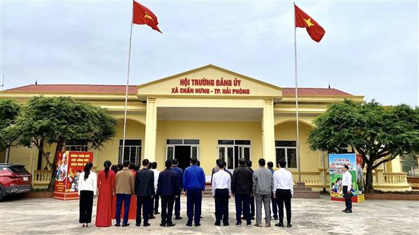 XÃ CHẤN HƯNG TỔ CHỨC SINH HOẠT DƯỚI CỜ THÁNG 11 VÀ PHÁT ĐỘNG ỦNG HỘ NHÂN DÂN VÙNG LŨ, QUỸ “VÌ NGƯỜI NGHÈO” NĂM 2025