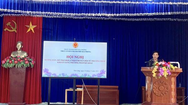 HỘI NGHỊ TRIỂN KHAI ĐỀ ÁN CHUYỂN ĐỔI MÔ HÌNH QUẢN LÝ THUẾ ĐỐI VỚI HỘ KINH DOANH TẠI XÃ CHẤN HƯNG