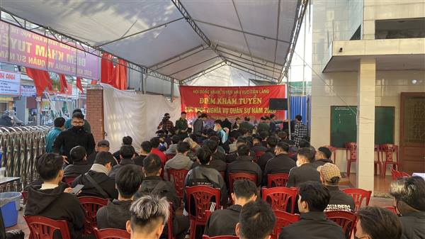 CÔNG DÂN XÃ CHẤN HƯNG THAM GIA KHÁM SỨC KHỎE NGHĨA VỤ QUÂN SỰ NĂM 2026