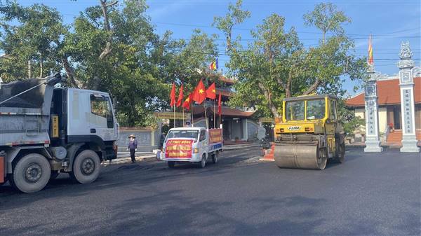 Xã Chấn Hưng tổ chức Lễ phát động Tháng cao điểm xây dựng Nông thôn mới kiểu mẫu