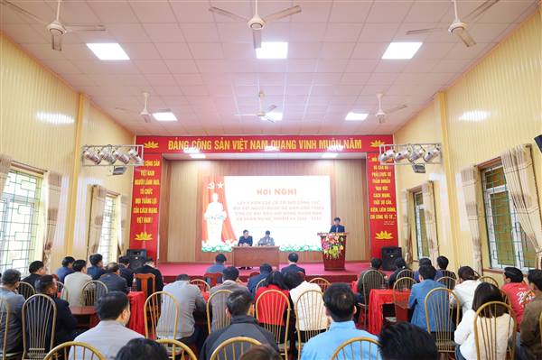 HỘI NGHỊ LẤY Ý KIẾN NHẬN XÉT CỬ TRI NƠI CÔNG TÁC ĐỐI VỚI NGƯỜI DỰ KIẾN ỨNG CỬ ĐẠI BIỂU HĐND XÃ CHẤN HƯNG