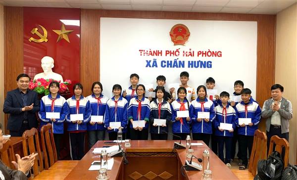 GẶP MẶT, ĐỘNG VIÊN GIÁO VIÊN VÀ HỌC SINH THAM GIA CÁC KỲ THI CẤP THÀNH PHỐ