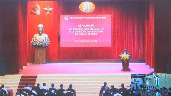 PHƯỜNG CHÍ LINH THAM GIA LỚP BỒI DƯỠNG TOÀN QUỐC VỀ NÂNG CAO NĂNG LỰC, PHƯƠNG PHÁP XỬ LÝ TÌNH HUỐNG THỰC TIỄN ĐỐI VỚI ĐỘI NGŨ CÁN BỘ CƠ SỞ 