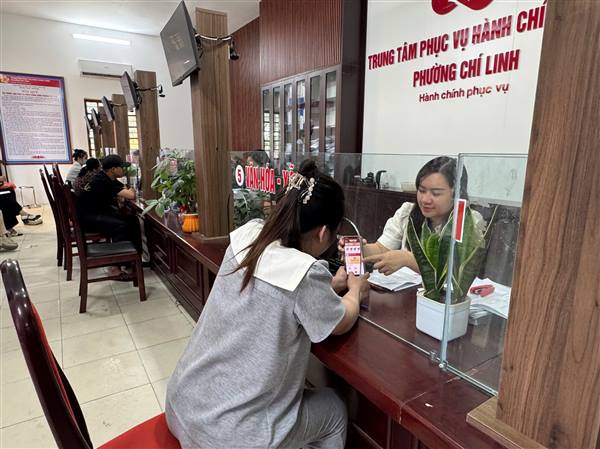 TRUNG TÂM PHỤC VỤ HÀNH CHÍNH CÔNG PHƯỜNG CHÍ LINH – ĐẨY MẠNH CẢI CÁCH HÀNH CHÍNH, THÚC ĐẨY CHUYỂN ĐỔI SỐ, NÂNG CAO CHẤT LƯỢNG PHỤC VỤ NHÂN DÂN