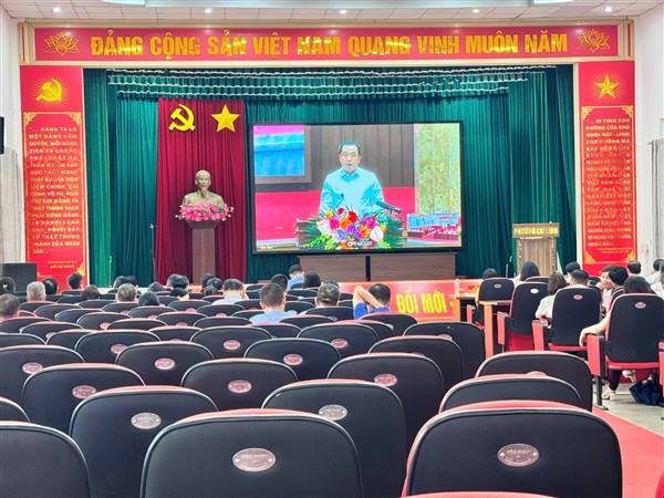 PHƯỜNG CHÍ LINH THAM DỰ HỘI NGHỊ TOÀN QUỐC SƠ KẾT 01 NĂM VẬN HÀNH MÔ HÌNH TỔ CHỨC TỔNG THỂ CỦA HỆ THỐNG CHÍNH TRỊ, MÔ HÌNH CHÍNH QUYỀN 3 CẤP