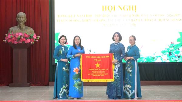 HƯỜNG CHÍ LINH TỔNG KẾT NĂM HỌC 2025-2026, TRIỂN KHAI NHIỆM VỤ NĂM HỌC 2026-2027; TUYÊN DƯƠNG, KHEN THƯỞNG GIÁO VIÊN, HỌC SINH CÓ THÀNH TÍCH XUẤT SẮC