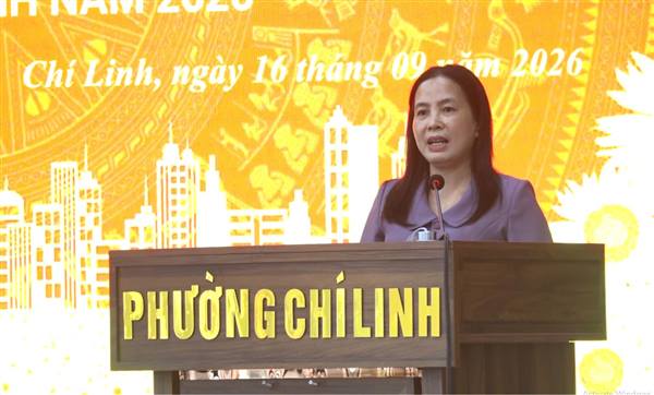 ĐỒNG CHÍ BÍ THƯ ĐẢNG ỦY, CHỦ TỊCH HĐND PHƯỜNG CHÍ LINH ĐỐI THOẠI VỚI CÁN BỘ, HỘI VIÊN PHỤ NỮ