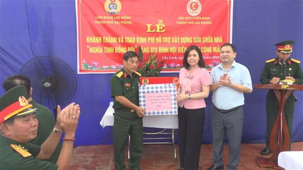 LỄ KHÁNH THÀNH, BÀN GIAO NHÀ “NGHĨA TÌNH ĐỒNG ĐỘI” TẶNG GIA ĐÌNH HỘI VIÊN TRẦN CÔNG MẮN